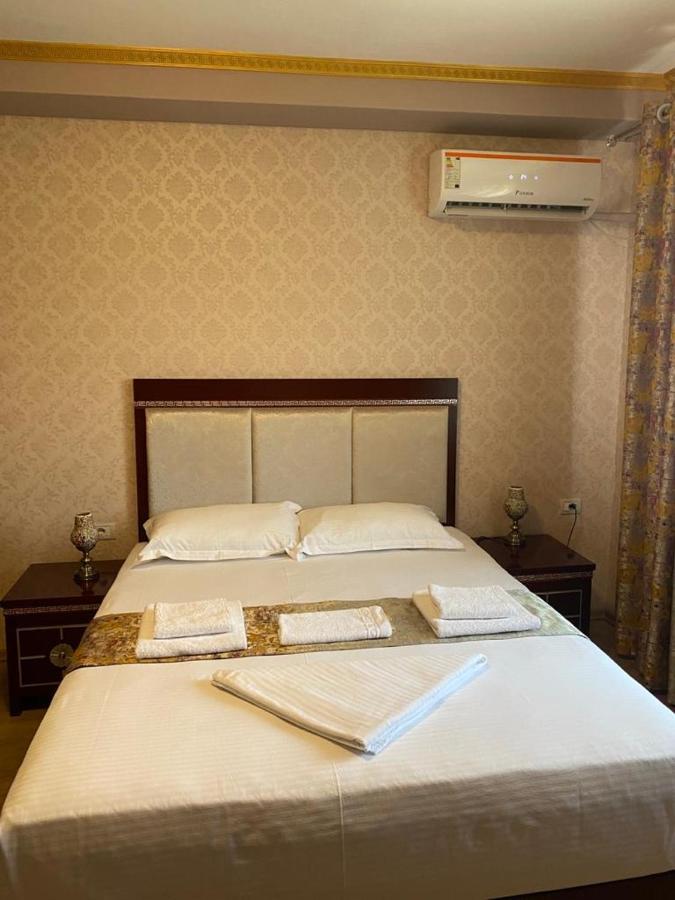 British Hotel โปกราเดซ ภายนอก รูปภาพ