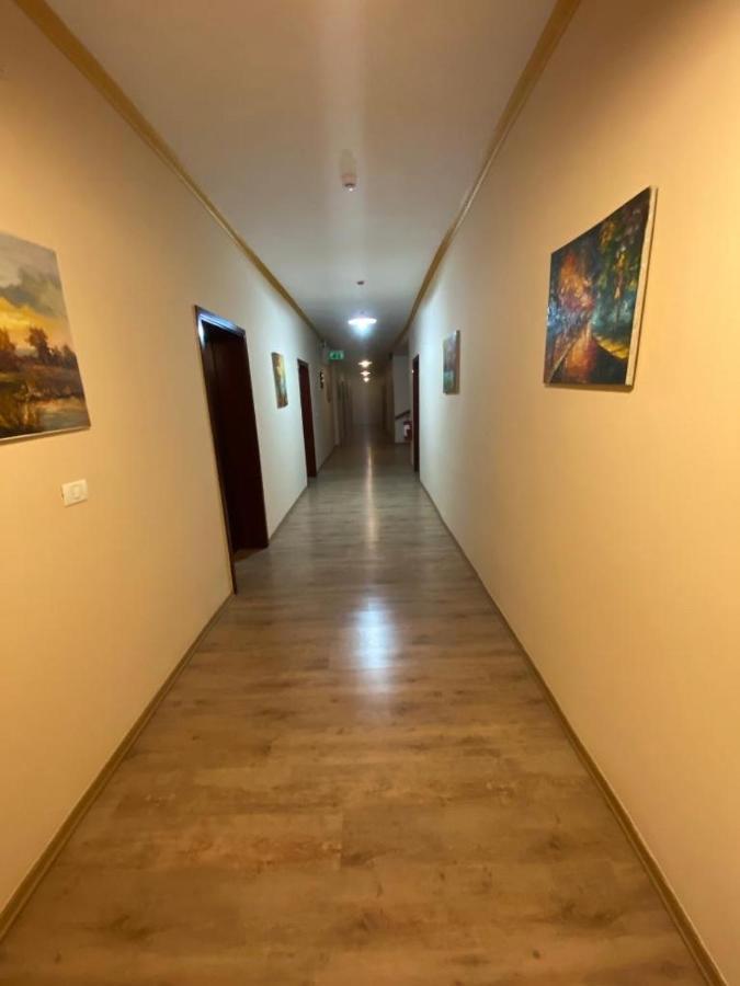British Hotel โปกราเดซ ภายนอก รูปภาพ