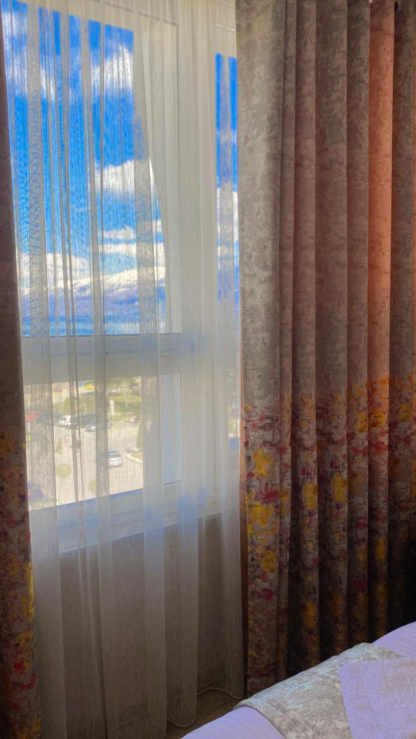 British Hotel โปกราเดซ ภายนอก รูปภาพ