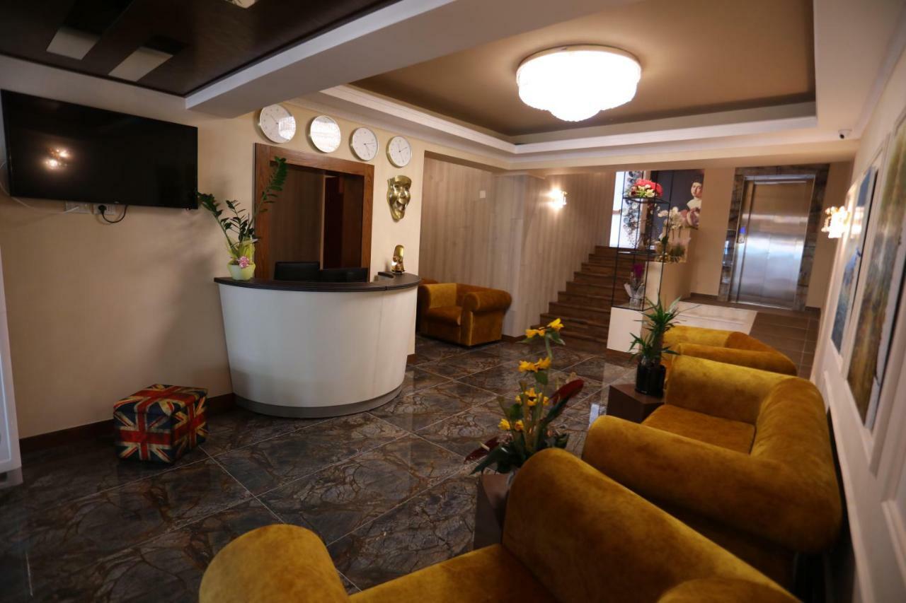 British Hotel โปกราเดซ ภายนอก รูปภาพ