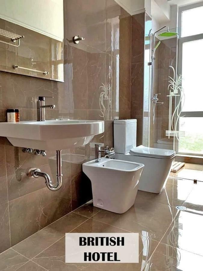 British Hotel โปกราเดซ ภายนอก รูปภาพ